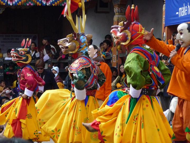 Tận dụng 