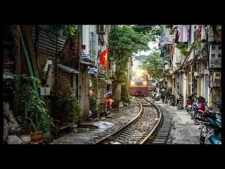 Bị Tôn Điện Anh đụng chạm, - Cảm hứng video marketing từ Hotspot Matrix